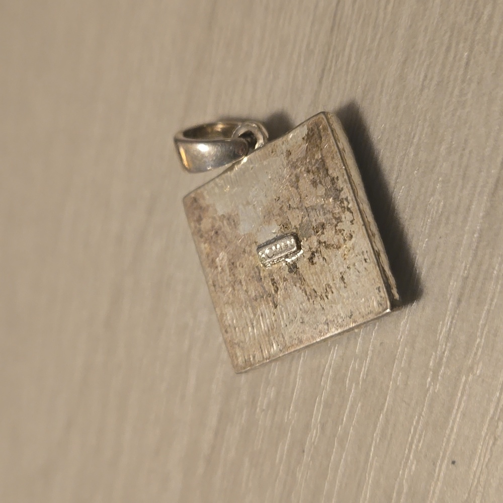 Stamped turquoise pendant - Picture 2 of 3